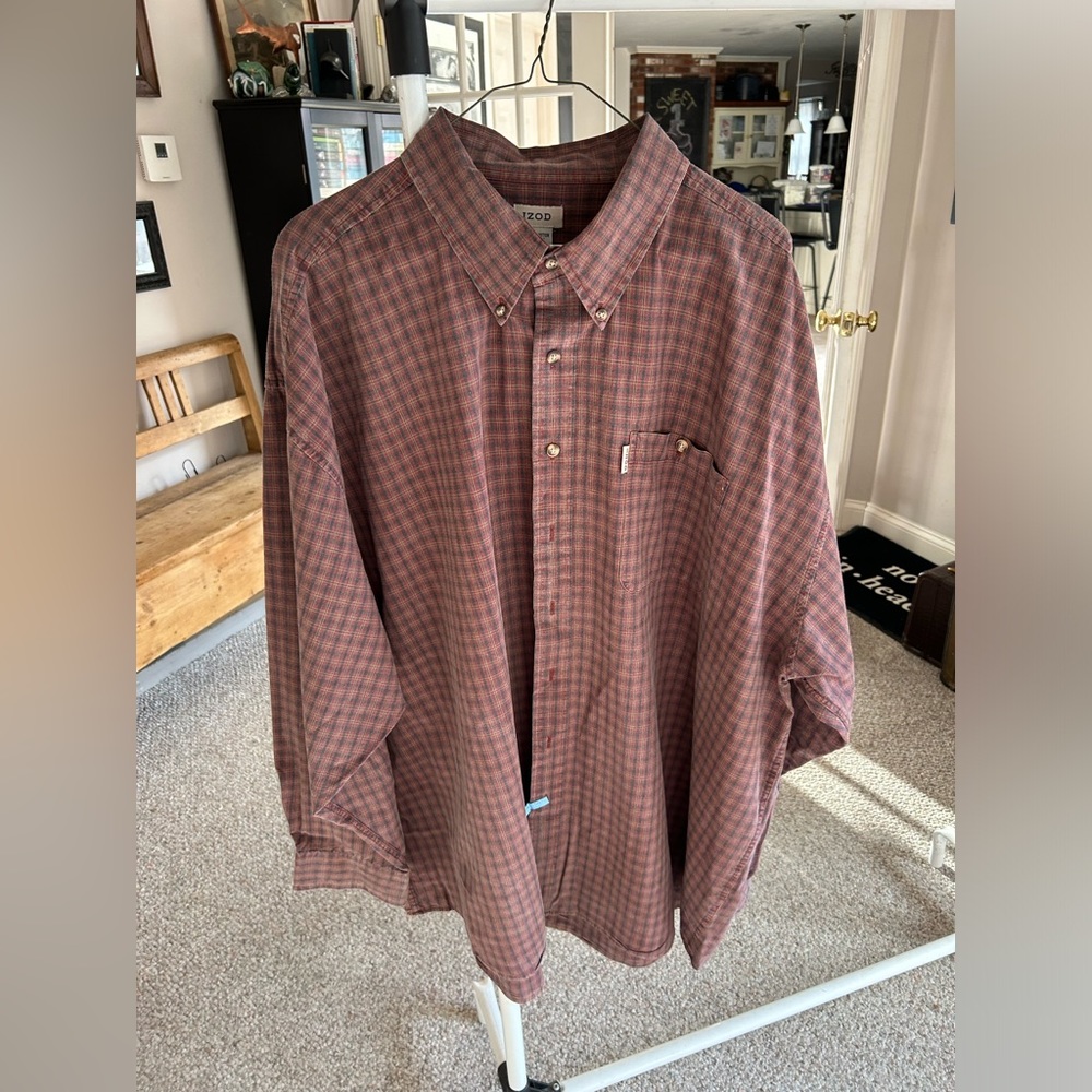 Men’s longsleeved casual button down shirt
